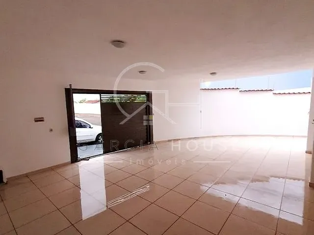 Casa com 234m² 2 quartos e 2 banheiros, à venda, no bairro Jardim Arlindo Laguna em Ribeirão Preto