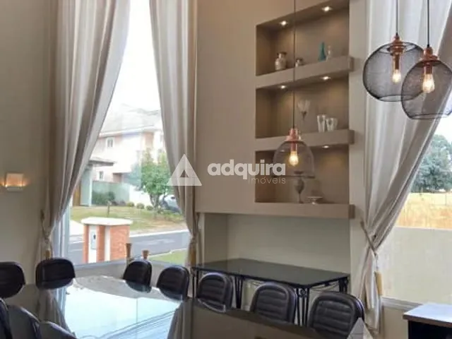 Casa com 668m² 5 quartos e 6 banheiros, à venda, no bairro Colônia Dona Luíza em Ponta Grossa
