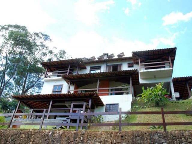 Casa com 1000m², à venda, no bairro Duarte Silveira em Petrópolis