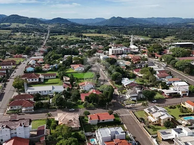 Casa 3 quartos e 2 banheiros, à venda, no bairro TEUTÔNIA em Teutônia