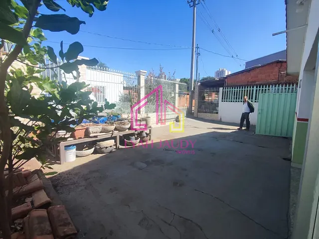 Casa com 360m² 2 quartos e 2 banheiros, à venda, no bairro Bosque da Saúde em Cuiabá