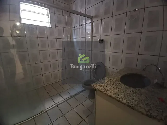Casa 2 quartos e 1 banheiro, para alugar, no bairro Jardim Campestre II em Lavras