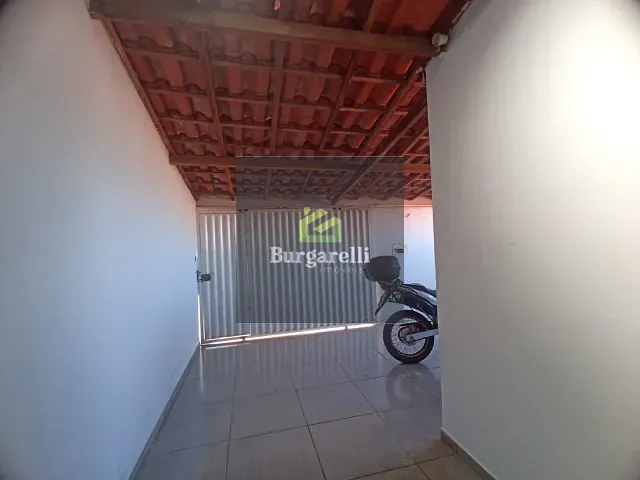 Casa 2 quartos e 1 banheiro, para alugar, no bairro Jardim Campestre II em Lavras
