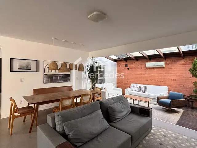 Casa com 441m² 3 quartos e 6 banheiros, para alugar, no bairro Cabeçudas em Itajaí