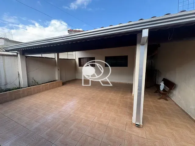 Casa 2 quartos e 2 banheiros, para alugar, no bairro Jardim Valeri em Registro