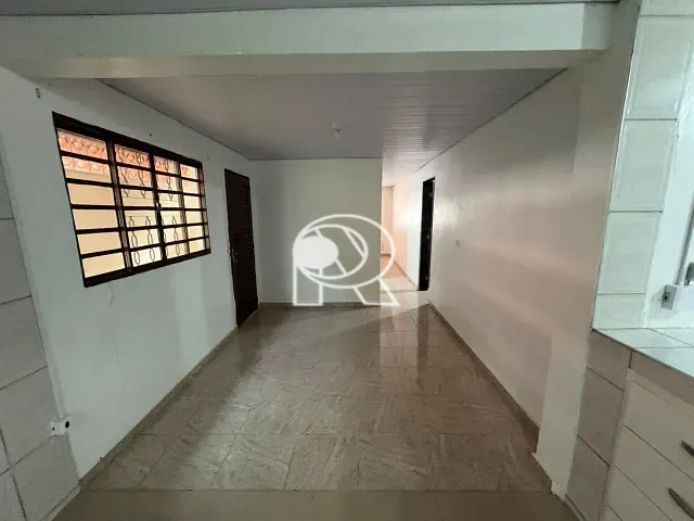 Casa 2 quartos e 2 banheiros, para alugar, no bairro Jardim Valeri em Registro