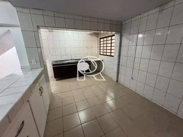 Casa 2 quartos e 2 banheiros, para alugar, no bairro Jardim Valeri em Registro