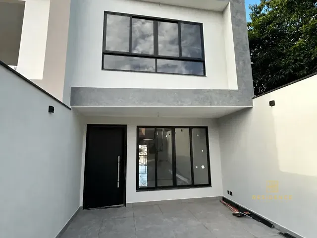 Casa 3 quartos e 3 banheiros, à venda, no bairro Jardim Amália em Volta Redonda