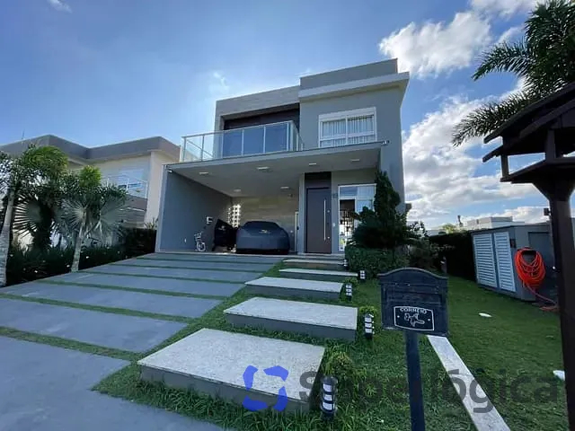 Casa com 390m² 3 quartos e 4 banheiros, à venda, no bairro Santa Regina em Camboriú