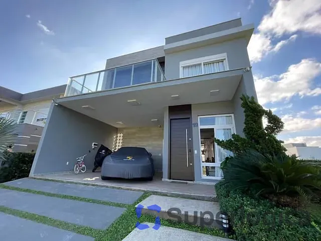 Casa com 390m² 3 quartos e 4 banheiros, à venda, no bairro Santa Regina em Camboriú
