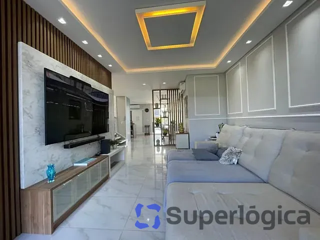 Casa com 390m² 3 quartos e 4 banheiros, à venda, no bairro Santa Regina em Camboriú
