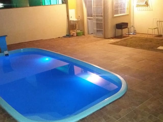 Casa com 250m² 3 quartos e 2 banheiros, à venda, no bairro Laranjal em Pelotas