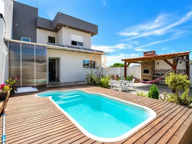Casa 3 quartos e 3 banheiros, à venda, no bairro Laranjal em Pelotas