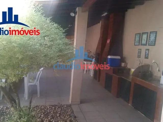 Casa 4 quartos e 3 banheiros, à venda, no bairro Santa Rosa em Barra Mansa