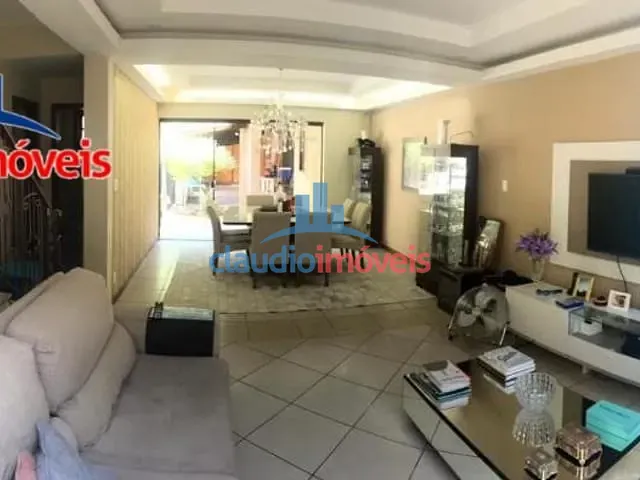 Casa 4 quartos e 3 banheiros, à venda, no bairro Santa Rosa em Barra Mansa