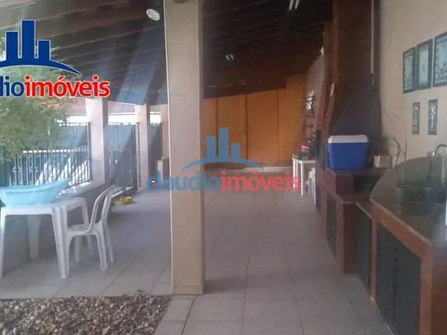 Casa 4 quartos e 3 banheiros, à venda, no bairro Santa Rosa em Barra Mansa