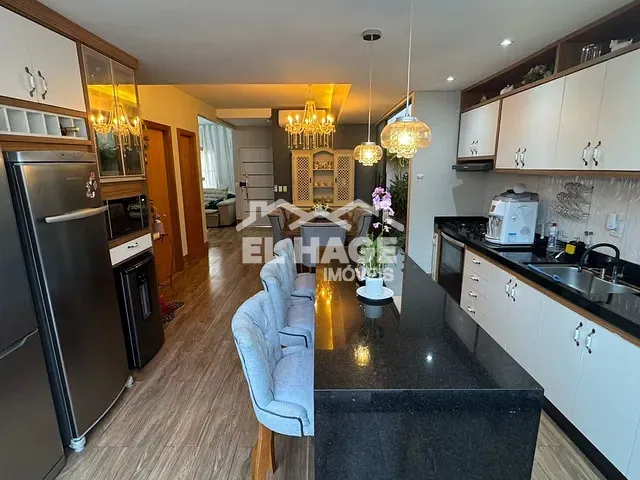 Casa com 195m² 4 quartos e 5 banheiros, à venda, no bairro Ribeirão do Lipa em Cuiabá