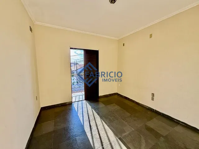 Casa 2 quartos e 2 banheiros, para alugar, no bairro João XXIII em Vinhedo