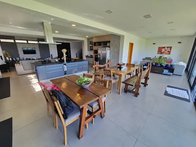 Casa 3 quartos e 4 banheiros, à venda, no bairro Condomínio Residencial Lago da Barra em Jaguariúna