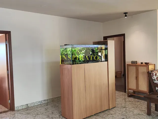 Casa com 800m² 3 quartos e 4 banheiros, à venda ou para alugar, no bairro Medeiros em Jundiaí