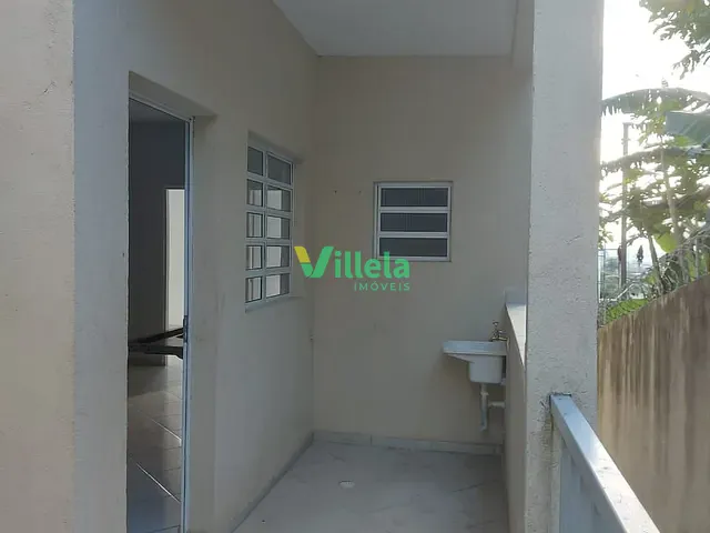 Casa 2 quartos e 1 banheiro, para alugar, no bairro Vila Ferlópolis em Itaquaquecetuba