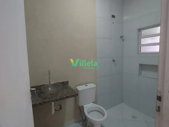 Casa 2 quartos e 1 banheiro, para alugar, no bairro Vila Ferlópolis em Itaquaquecetuba