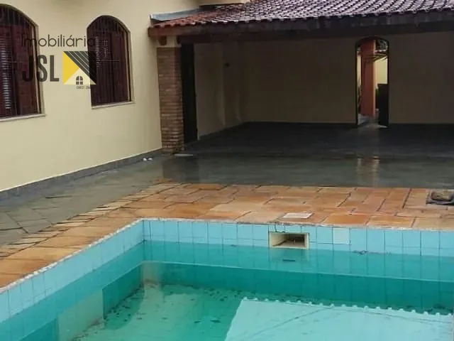 Casa com 325m² 4 quartos e 3 banheiros, à venda, no bairro Jardim Campo Grande em Caçapava