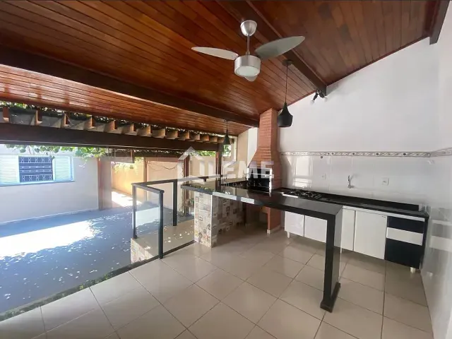 Casa 3 quartos e 3 banheiros, à venda, no bairro Jardim São Domingos em Mococa