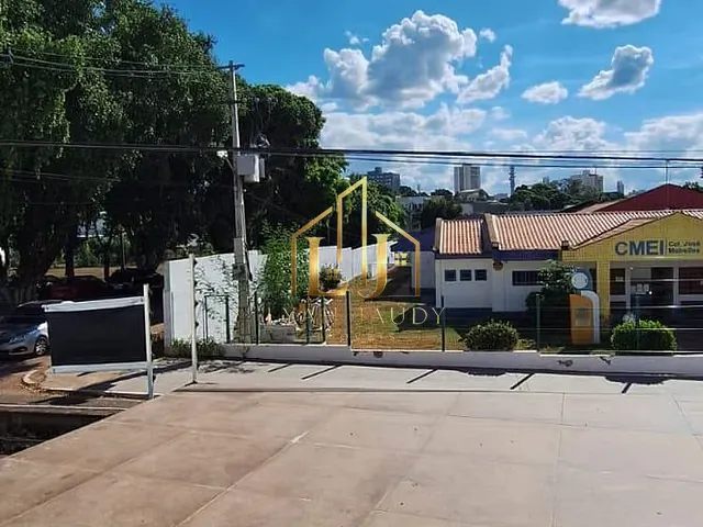 Casa com 588m² 3 quartos e 4 banheiros, à venda, no bairro Areão em Cuiabá