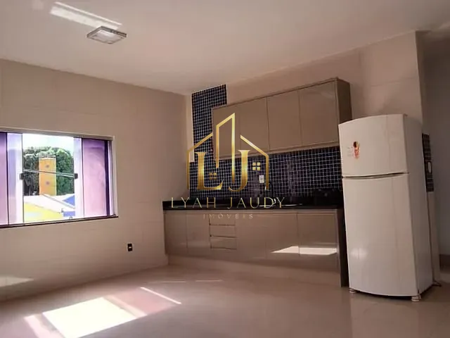 Casa com 588m² 3 quartos e 4 banheiros, à venda, no bairro Areão em Cuiabá