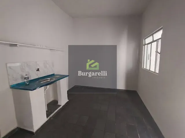 Casa 3 quartos e 1 banheiro, para alugar, no bairro Cruzeiro do Sul em Lavras