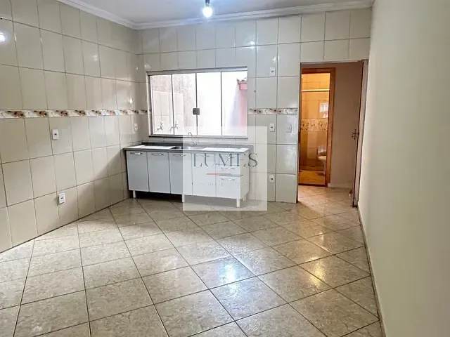 Casa 2 quartos e 2 banheiros, para alugar, no bairro Jardim Bela Vista em Americana