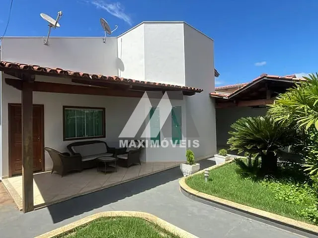 Casa com 360m² 4 quartos e 4 banheiros, à venda, no bairro São Geraldo em Araçuaí
