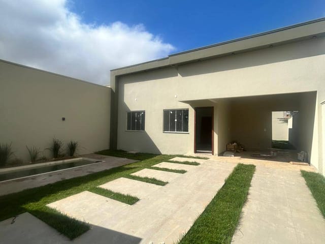 Casa com 217m² 3 quartos e 2 banheiros, à venda, no bairro Jardim Bougainville em Sinop