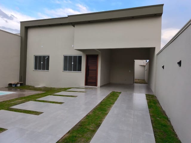 Casa com 217m² 3 quartos e 2 banheiros, à venda, no bairro Jardim Bougainville em Sinop