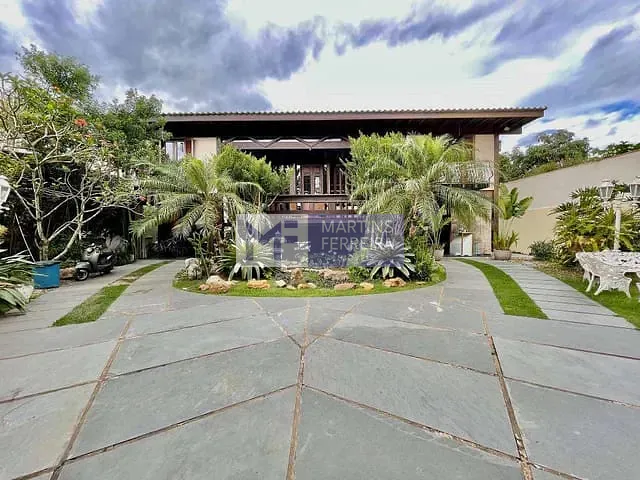 Casa com 1000m² 5 quartos e 6 banheiros, à venda, no bairro Barra da Tijuca em Rio de Janeiro