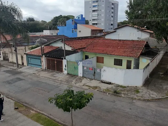 Casa com 360m² 3 quartos e 2 banheiros, à venda, no bairro Jardim Oriente em São José dos Campos