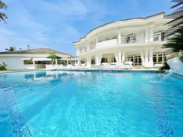 Casa com 2000m² 6 quartos e 7 banheiros, à venda, no bairro Jardim Acapulco em Guarujá