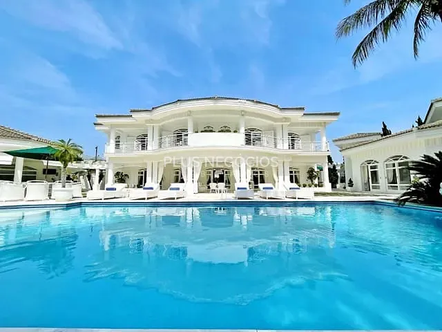 Casa com 2000m² 6 quartos e 7 banheiros, à venda, no bairro Jardim Acapulco em Guarujá