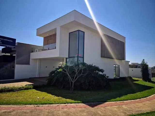 Casa com 273m² 3 quartos e 5 banheiros, à venda, no bairro Ideal em Londrina