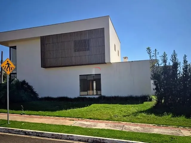 Casa com 273m² 3 quartos e 5 banheiros, à venda, no bairro Ideal em Londrina