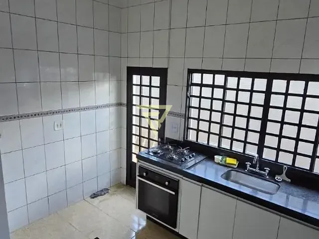 Casa com 197m² 4 quartos e 5 banheiros, à venda, no bairro Planalto Verde em Ribeirão Preto