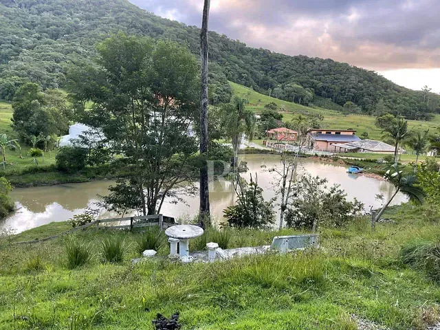 Casa com 700m² 5 quartos e 1 banheiro, à venda, no bairro Timbé em Tijucas