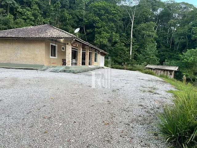 Casa com 700m² 5 quartos e 1 banheiro, à venda, no bairro Timbé em Tijucas