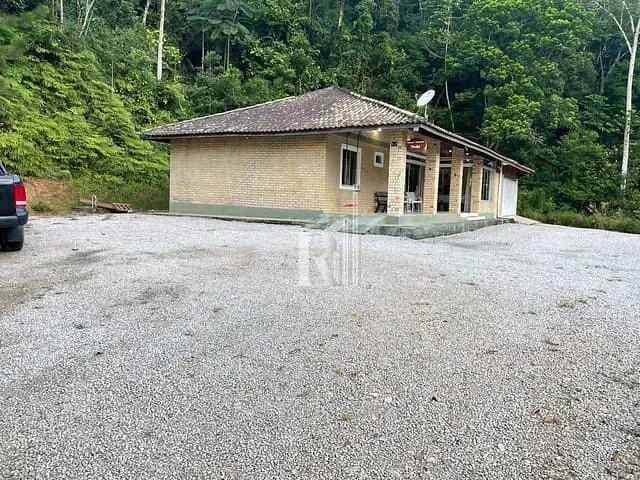 Casa com 700m² 5 quartos e 1 banheiro, à venda, no bairro Timbé em Tijucas