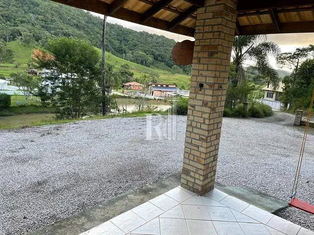 Casa com 700m² 5 quartos e 1 banheiro, à venda, no bairro Timbé em Tijucas