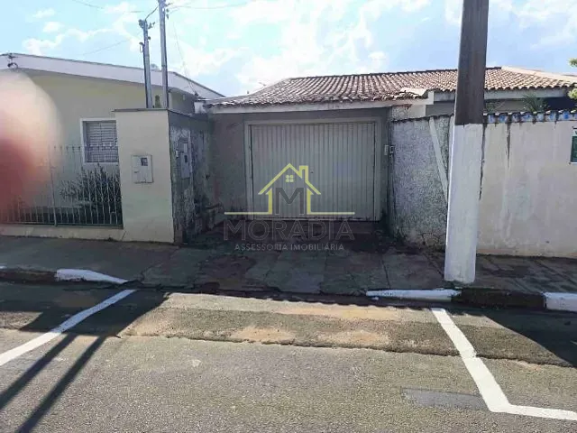 Casa com 376m² 3 quartos e 2 banheiros, à venda, no bairro Centro em Guaxupé
