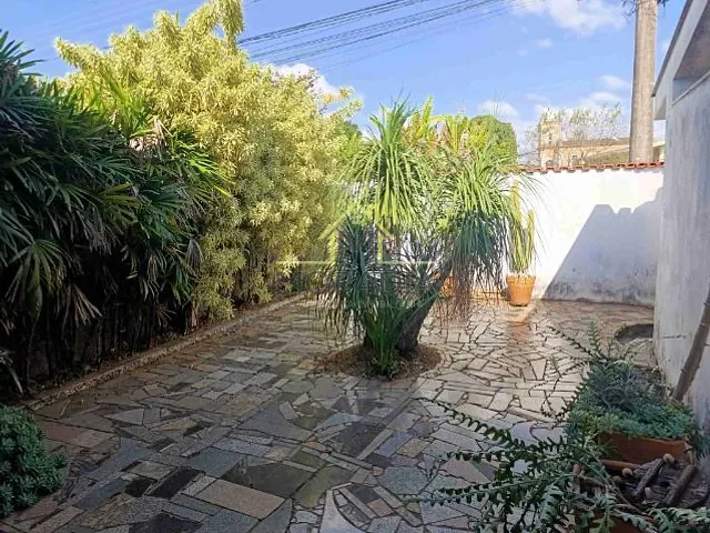 Casa com 376m² 3 quartos e 2 banheiros, à venda, no bairro Centro em Guaxupé