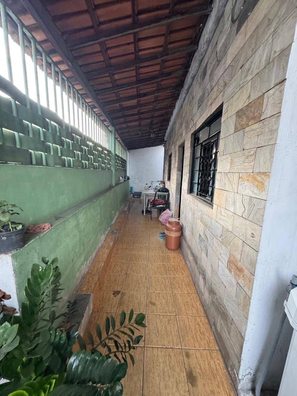 Casa à venda com 3 quartos, 240m² - Foto 1