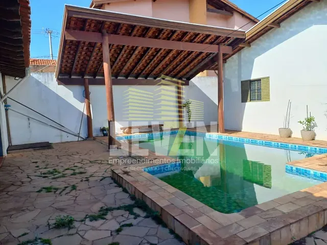Casa com 363m² 3 quartos e 1 banheiro, à venda, no bairro Vila Nova Paulista em Bauru